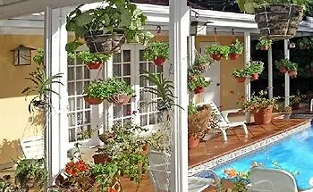 ***  Polkerris Bed & Breakfast Бухта Монтего Ямайка